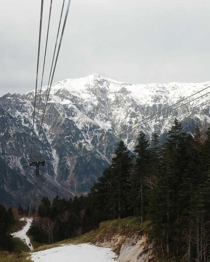Snow on the peaks above the Shinhotaka ropeway